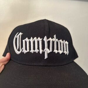 Compton hat black and white